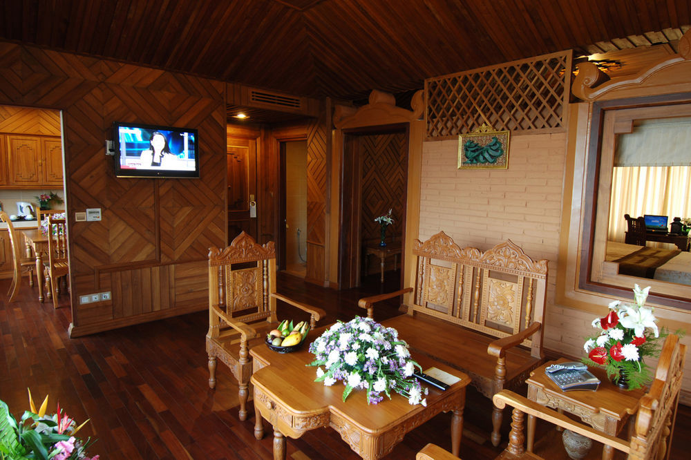 Kma Kaytumadi Hotel Taungoo Екстериор снимка
