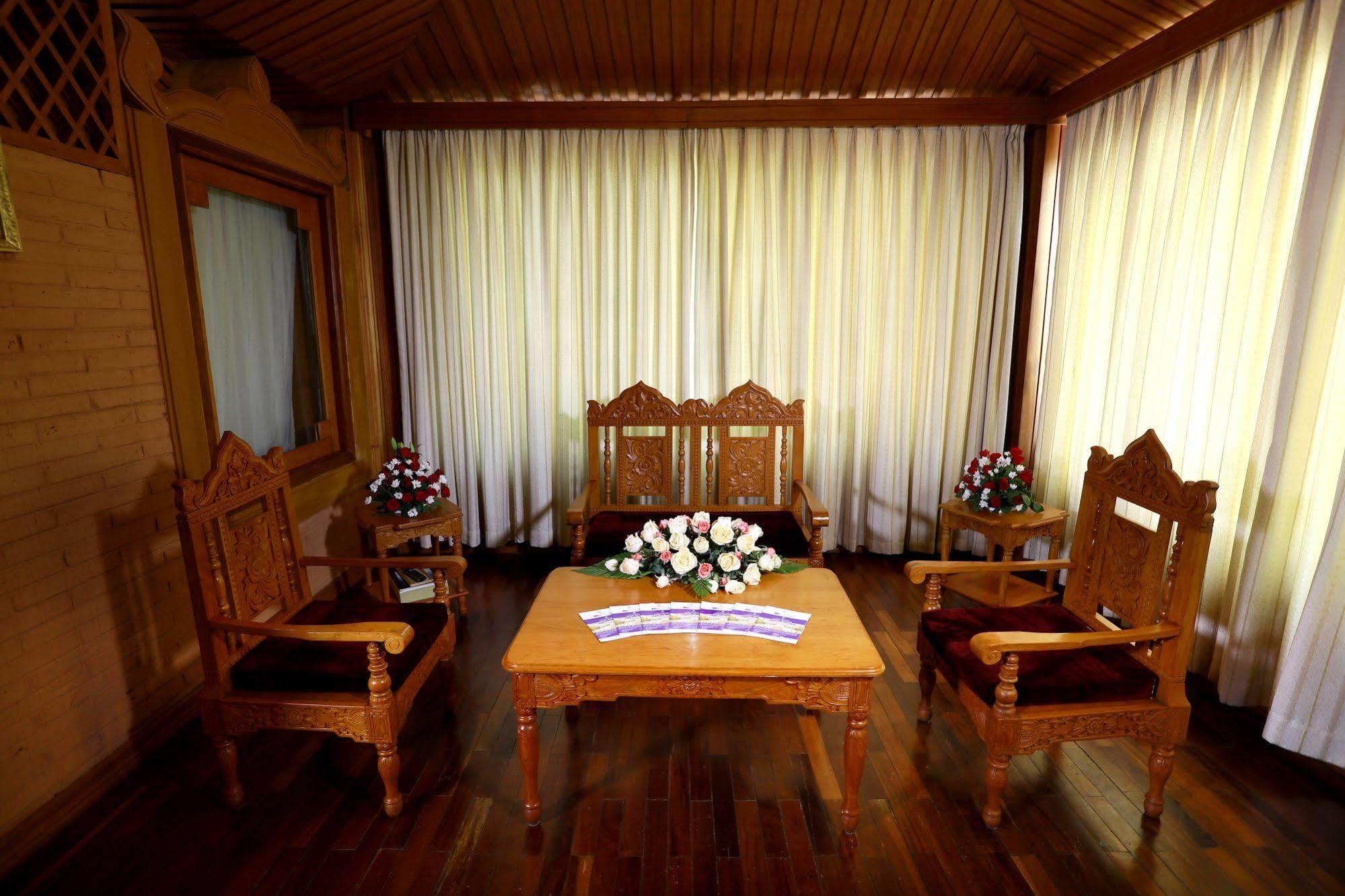 Kma Kaytumadi Hotel Taungoo Екстериор снимка