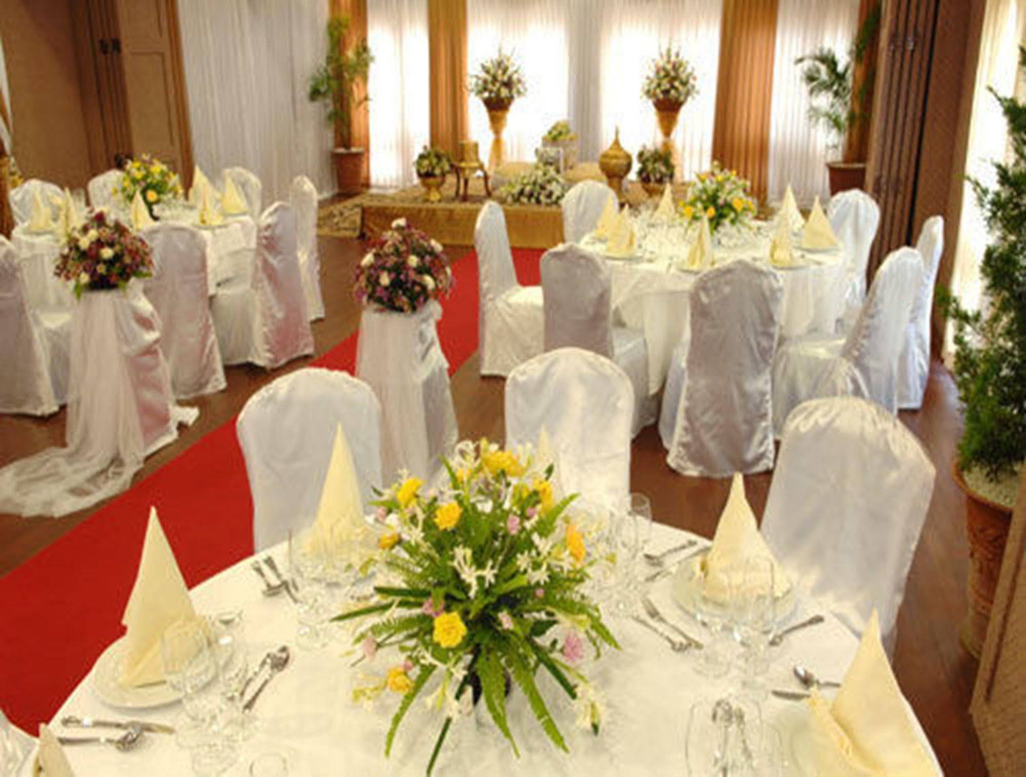 Kma Kaytumadi Hotel Taungoo Екстериор снимка