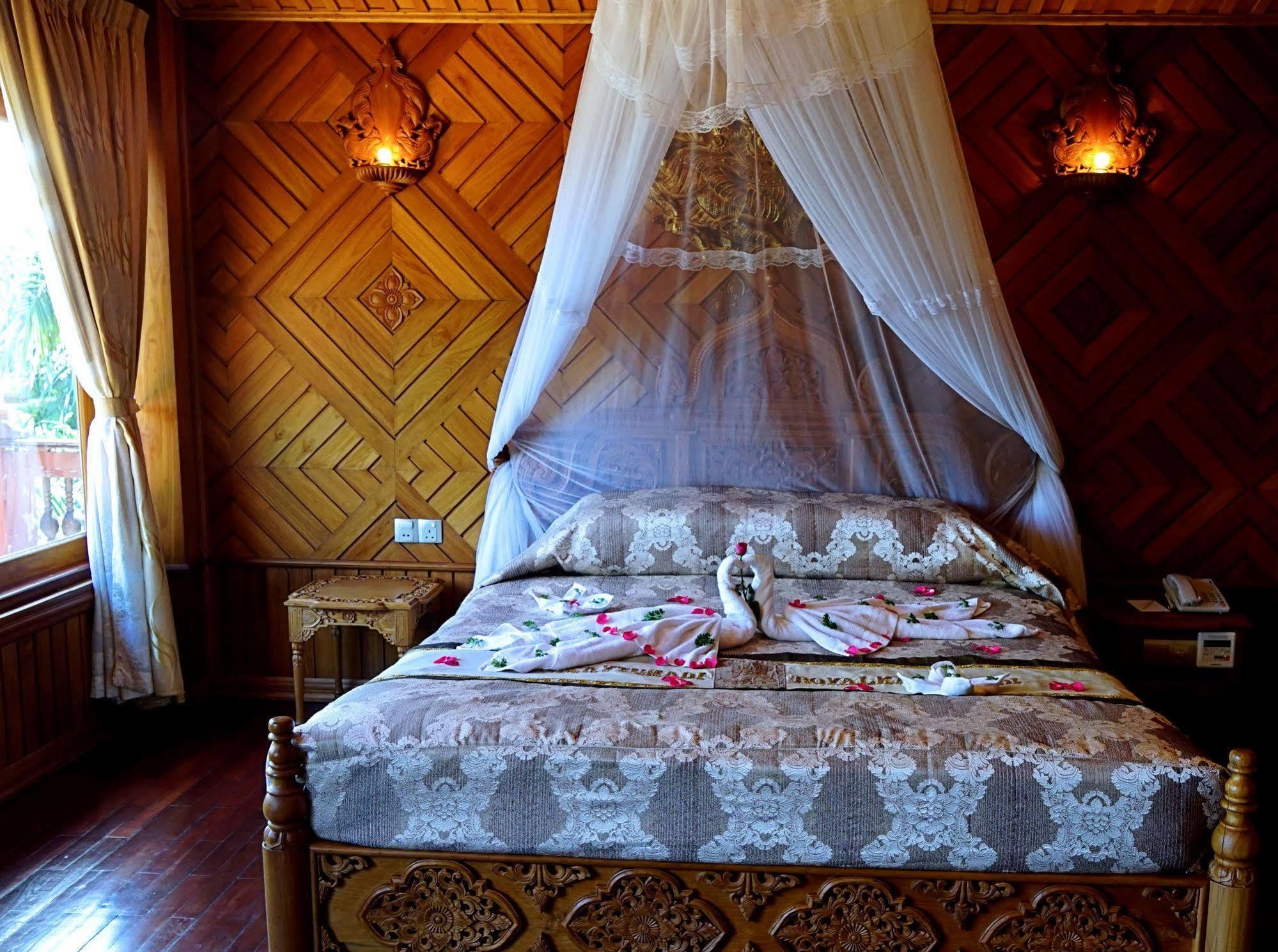 Kma Kaytumadi Hotel Taungoo Екстериор снимка