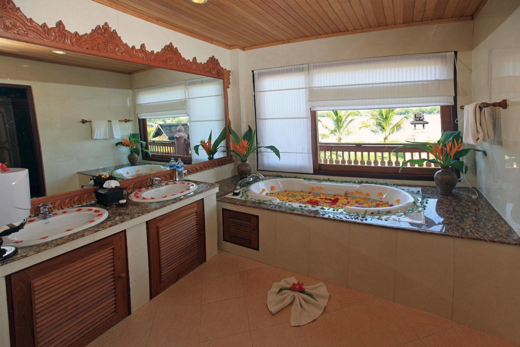 Kma Kaytumadi Hotel Taungoo Екстериор снимка